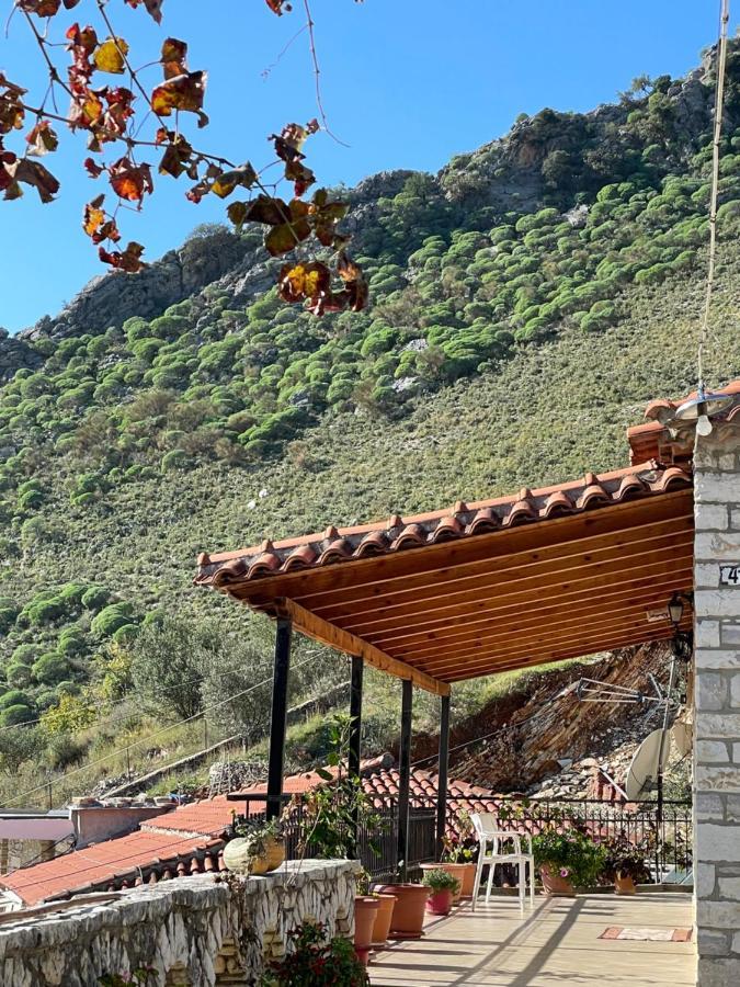 Farmhouse Qeparo Exterior foto
